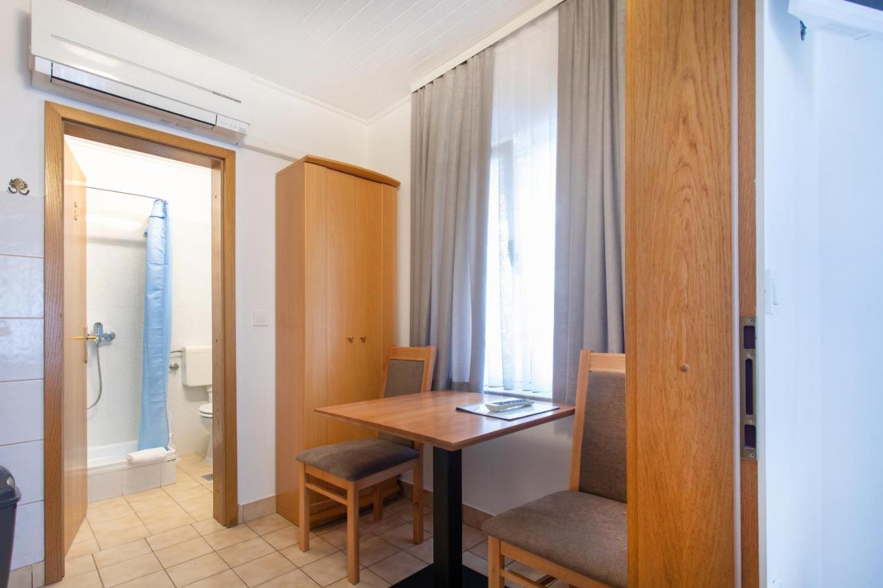 Apartmaji Pri Perotu Izola Bagian luar foto